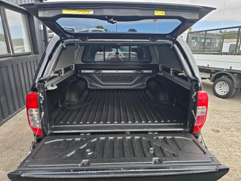 Nissan Navara DCI TEKNA 4X4 SHR DCB 7