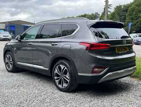 Hyundai SANTA FE 2.2 Santa Fe Premium SE CRDi Auto 4WD 5dr 9