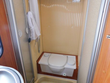 Dethleffs Advantage Globetrotter Elegance 5 Berth A Class Motorhome 20