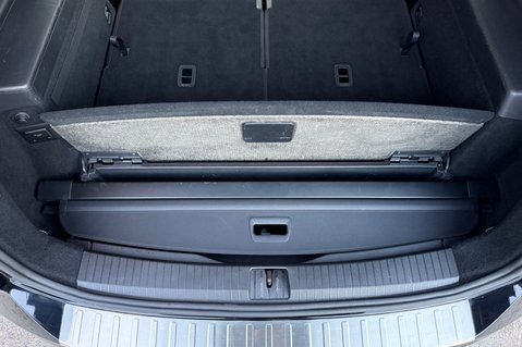 Volkswagen Touran SE TDI BMT -APPLE CAR PLAY-£35 ROAD TAX -9 SERVICES -PARK PILOT-240V SOCKET 50