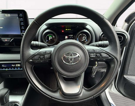 Toyota Yaris 1.5 Yaris Design HEV CVT 5dr 10
