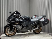 Kawasaki ZZR1400 2010 ONLY 30K STUNNING BIKE PANNIERS LONG MOT WARRANTY 1400CC 12
