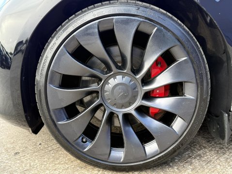 Tesla Model 3 (Dual Motor) Performance Saloon 4dr Electric Auto 4WDE (Performance Upgrade 17