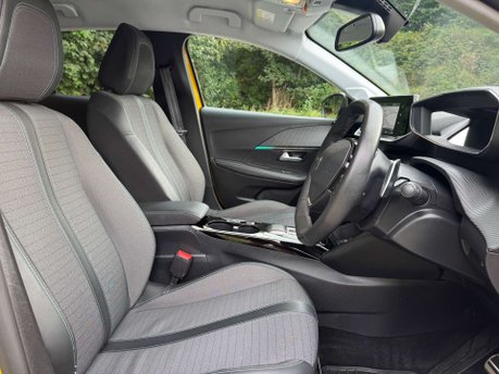 Peugeot 208 1.2 208 Allure Premium + PureTech S/S Auto 5dr 19