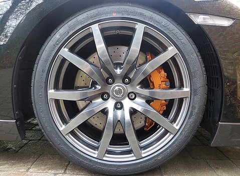 Nissan GT-R Premium Edition 3