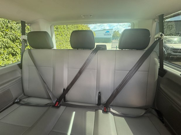 Volkswagen Transporter Shuttle (Sold) 2.0 TDI SE 8 Seater Diesel DSG SWB Euro 6 (s/s) (150 ps) 9