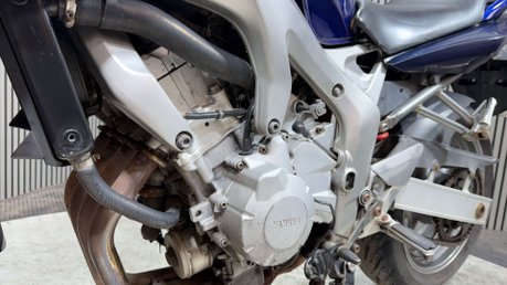 Yamaha FZ 2004 HIGH MILEAGE COMMUTER BIKE / PARTS BIKE 600CC 9