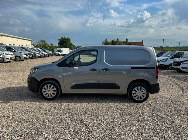Peugeot Partner SWB L1H1 Low Roof Professional Premium Air Con Sensors EURO 6 NO VAT 1