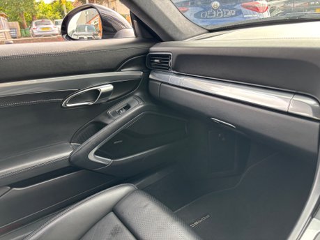 Porsche 911 3.4 991 Carrera 4 Black Edition Coupe 2dr Petrol PDK 4WD Euro 6 (350ps) 32