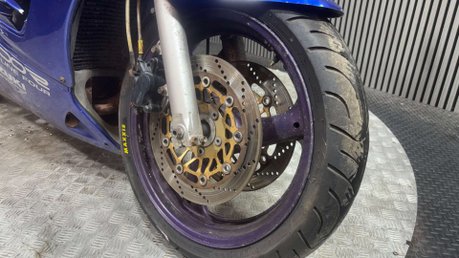 Suzuki RF 1994 RUNNING PROJECT BIKE CLASSIC SPARES OR REPAIR 600CC 19