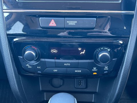 Suzuki Vitara SZ-T BOOSTERJET MHEV 28