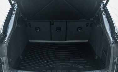 Porsche Macan TURBO 41