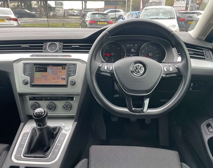 Volkswagen Passat 2.0 Passat SE Business TDI BlueMotion Technology 4dr 18
