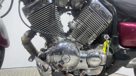 Yamaha XV 400 1995 37k running project bike spares or repair cruiser 400cc 23