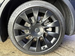 Tesla Model Y (Dual Motor) Long Range SUV 5dr Electric Auto 4WDE (384 bhp) 15