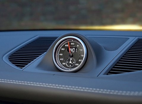 Porsche Macan Turbo 4