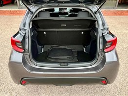 Toyota Yaris 1.5 Yaris Design HEV CVT 5dr 64