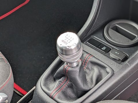 Volkswagen Up TSI up! GTI 23