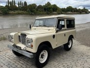 Land Rover 88 Series III SUV 44