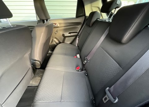 Suzuki Swift SZ-T DUALJET SHVS MHEV 13