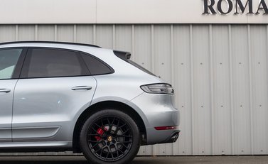 Porsche Macan GTS 30