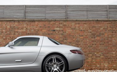 Mercedes-Benz SLS AMG 26