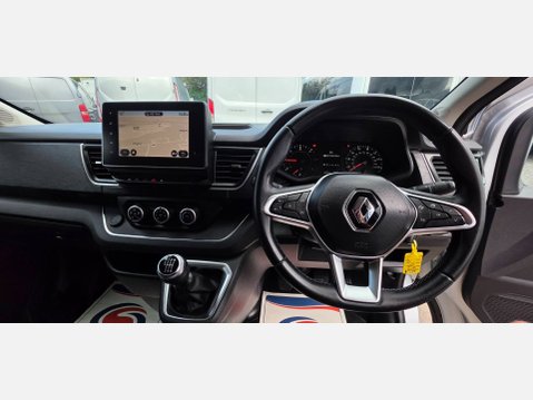 Renault Trafic SPORT LL30 L2 H1 LWB 2.0 DCI 130ps EU6 10