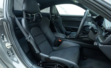 Porsche 911 GT3 TOURING (992) 14