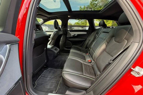 Volvo V90 D5 POWERPULSE R-DESIGN AWD 26