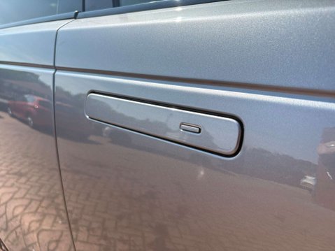Land Rover Range Rover Velar 2.0 D180 R-Dynamic SE SUV 5dr Diesel Auto 4WD Euro 6 (s/s) (180 ps) 87