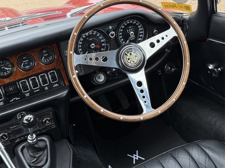 Jaguar E-Type 2+2 51