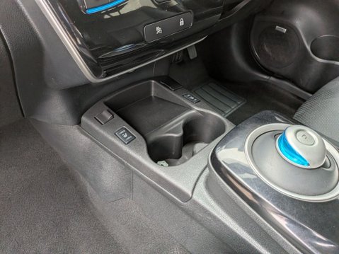 Nissan LEAF 30kWh Tekna Auto 5dr 15