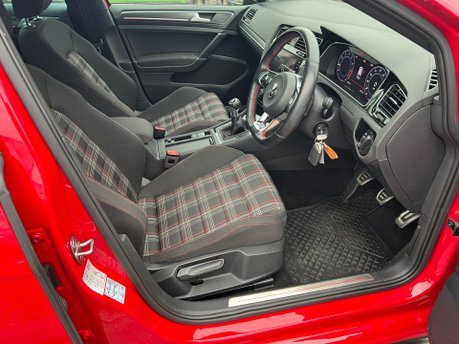 Volkswagen Golf GTI TSI 24