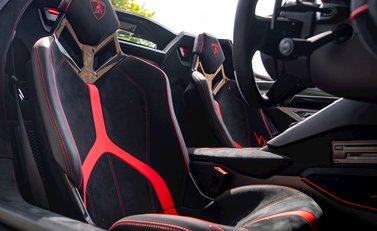 Lamborghini Aventador SV LP750-4 Roadster 14