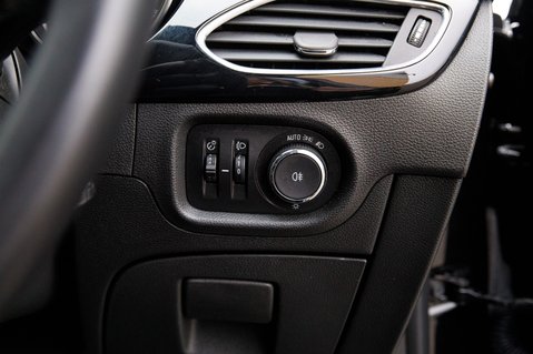 Vauxhall Astra SRI VX-LINE NAV S/S 17