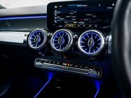 Mercedes-Benz GLB 1.3 GLB 200 AMG Line Premium Plus Night Edition 5dr 34