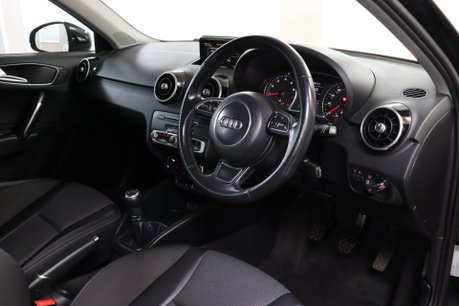 Audi A1 TFSI SPORT 5
