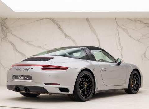 Porsche 911 Targa 4 GTS (991.2) 24
