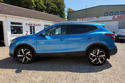Nissan Qashqai TEKNA DIG-T.. 6 SERVICES.. GLASS ROOF.BOSE.CRUISE CONTROL  14