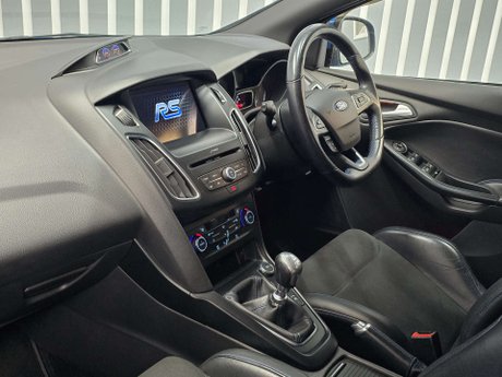 Ford Focus 2.3T EcoBoost RS Hatchback 5dr Petrol Manual AWD Euro 6 (s/s) (350 ps) 33