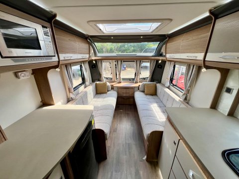 Coachman VIP 460  10