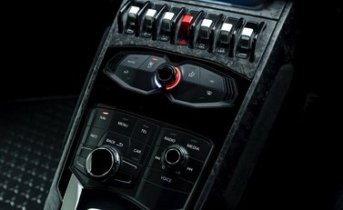 Lamborghini Huracan LP640-4 Performante 15