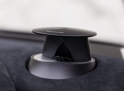 Aston Martin Vantage S V12 14