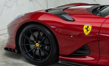 Ferrari 812 Competizione 36