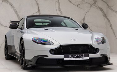 Aston Martin Vantage GT8 1