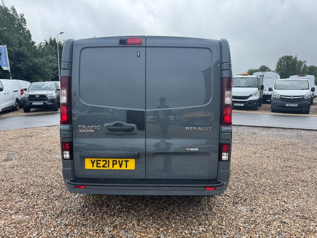 Renault Trafic SWB L1H1 Low Roof SL28 Air Con Alloys Sensors EURO 6 NO VAT 7