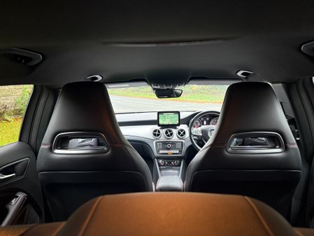 Mercedes-Benz GLA Class GLA 200 D AMG LINE PREMIUM 49