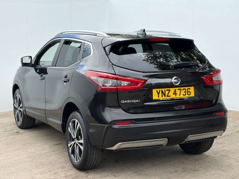 Nissan Qashqai 1.3 Qashqai N-Connecta DiG-T 5dr 43