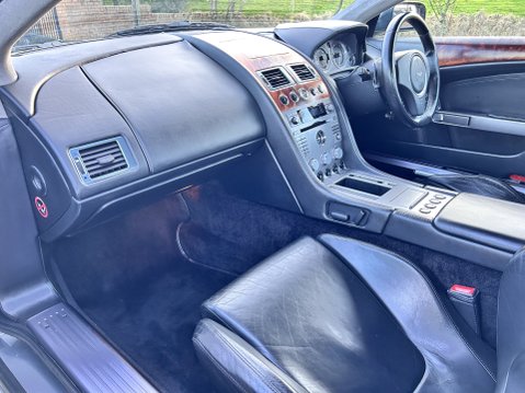 Aston Martin DB9 V12 17