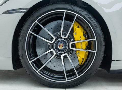 Porsche 911 Turbo S Cabriolet (992) 32